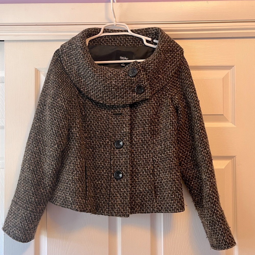 Massimo size medium brown, black and white coat
